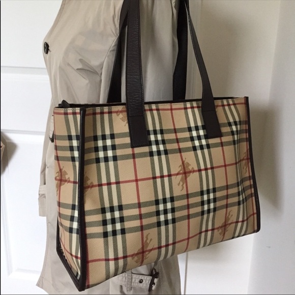 Burberry Handbags - Authentic Burberry Haymarket zip tote